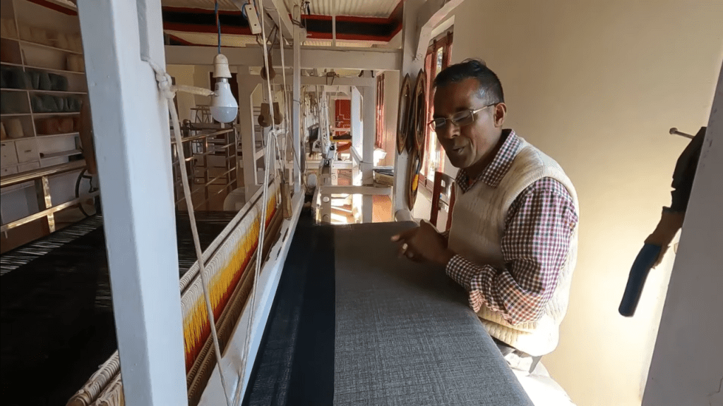 how shawls are made in Kausani